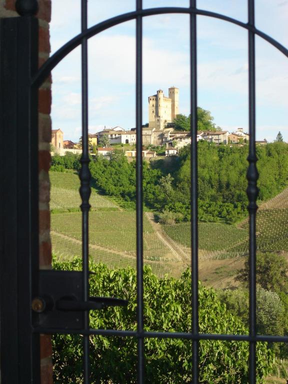 Agriturismo I Grappoli 塞拉伦加·达尔巴 外观 照片