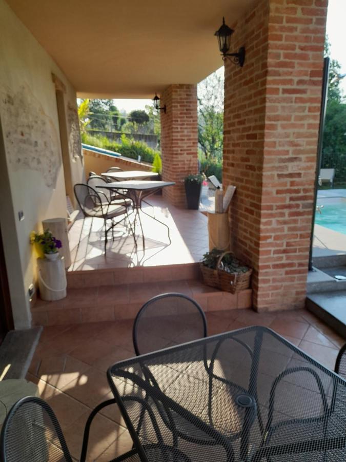 Agriturismo I Grappoli 塞拉伦加·达尔巴 外观 照片