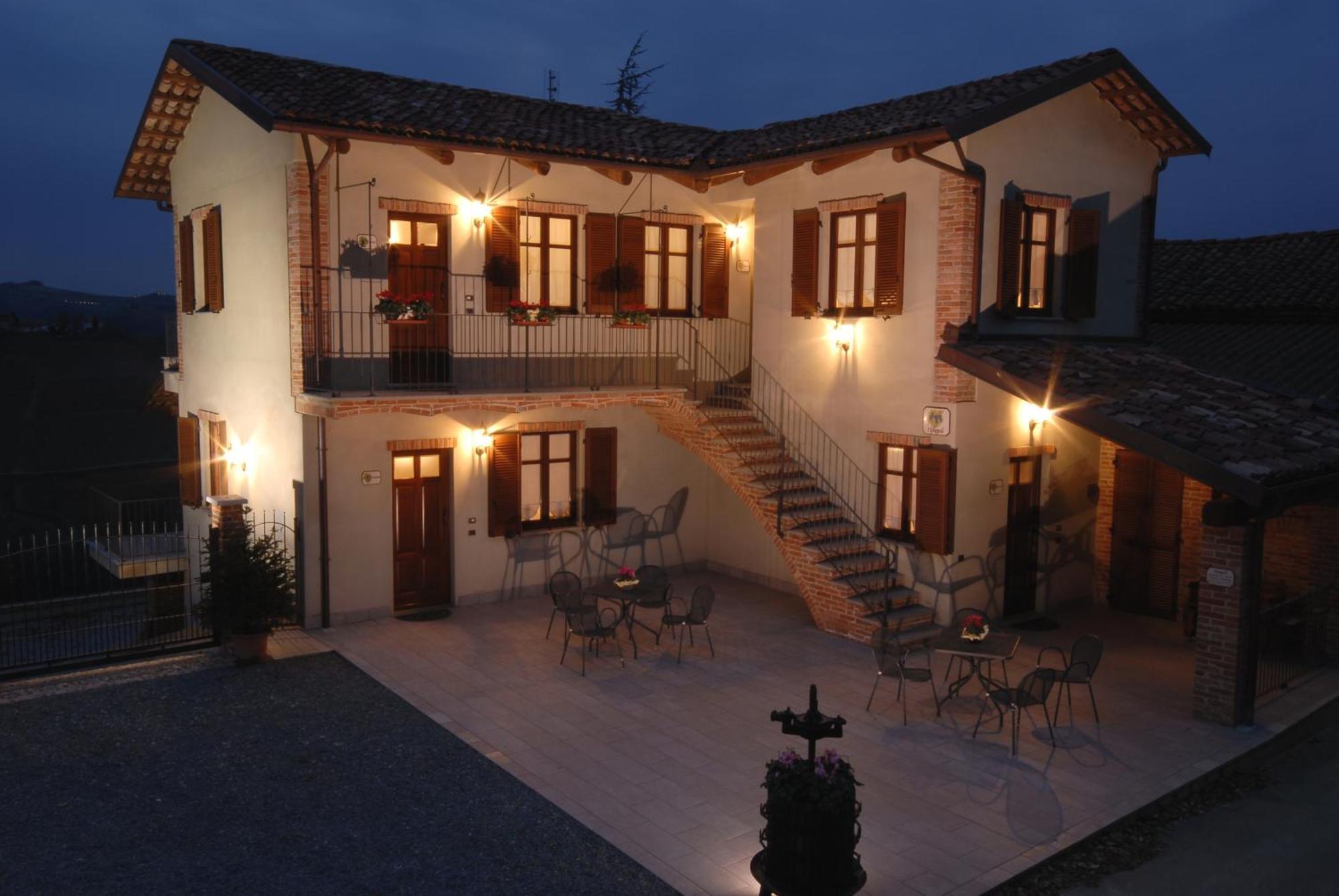 Agriturismo I Grappoli 塞拉伦加·达尔巴 外观 照片