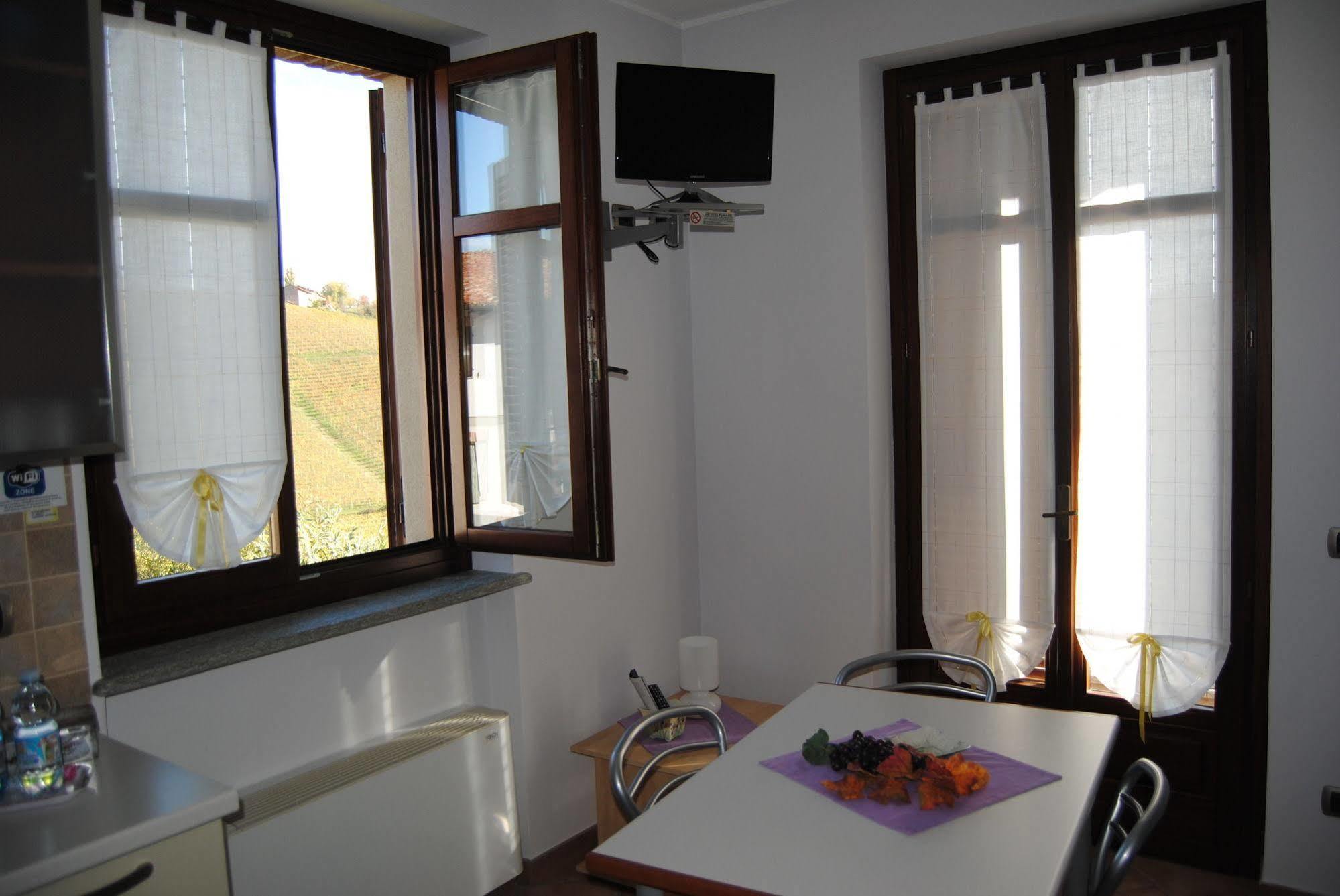 Agriturismo I Grappoli 塞拉伦加·达尔巴 外观 照片