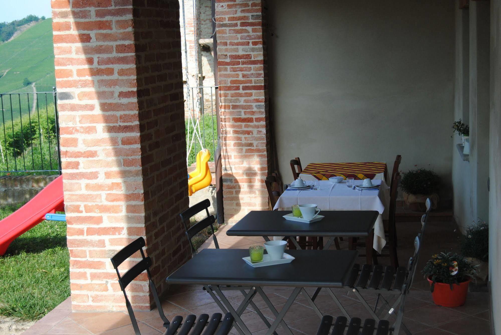 Agriturismo I Grappoli 塞拉伦加·达尔巴 外观 照片